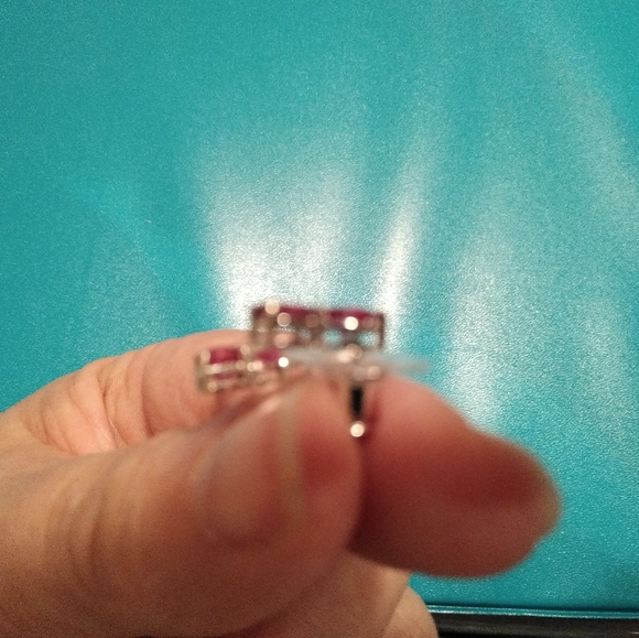 AFRICAN RUBY EARRINGS - Picture 3 of 4